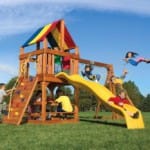 Организуем детский городок на даче: варианты игровых комплексов