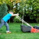 Как выбрать подходящую газонокосилку и можно ли сделать ее своими руками?