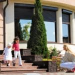 7 шагов к комфорту — изучаем тонкости выбора роллетной системы для загородного дома