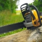 Какие полезные самоделки можно сделать из бензопилы?